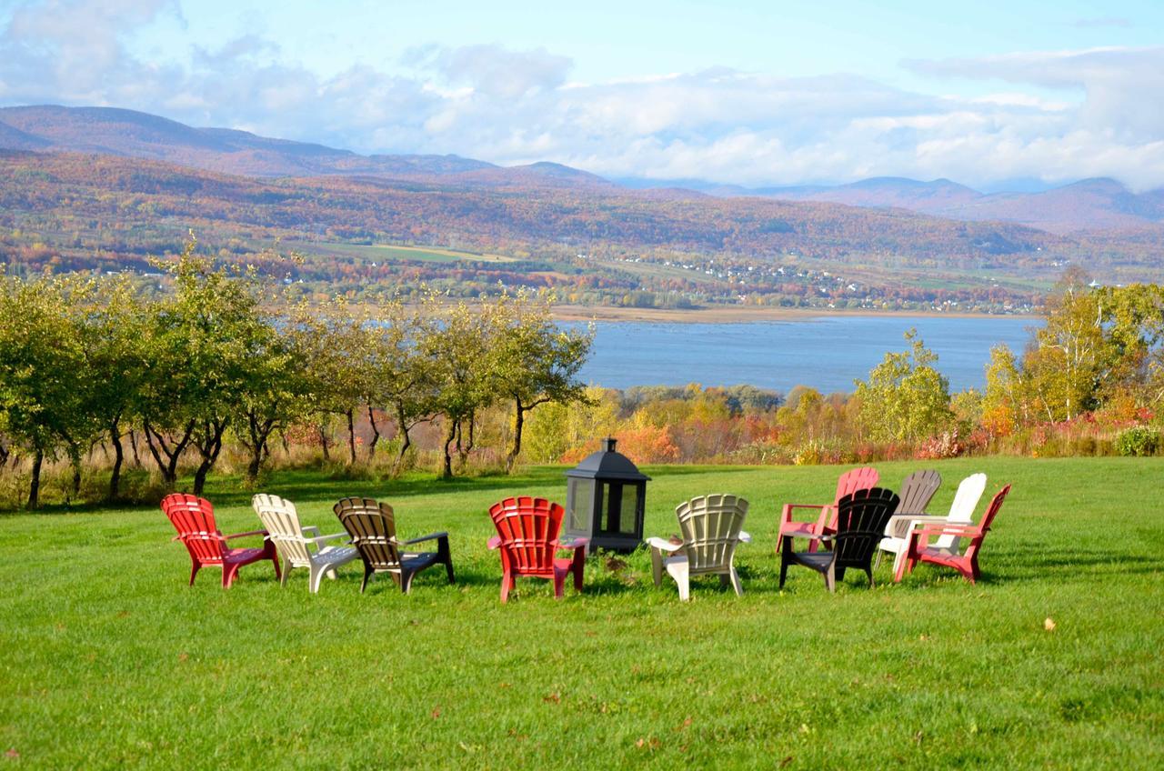 Domaine Steinbach Cidrerie B&B Distillerie St-Pierre-de-l'Île-d'Orléans Esterno foto